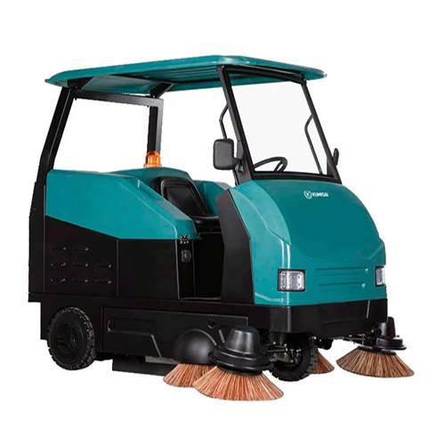Xe quét rác ngồi lái Kumisai KMS 200