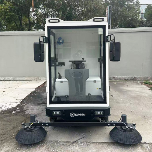 Xe quét rác ngồi lái Kumisai KMS - 240L