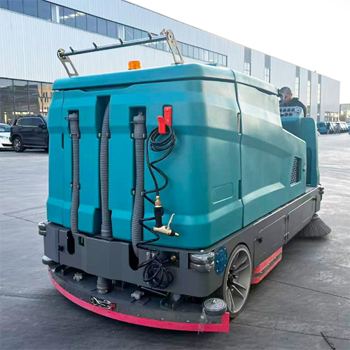 Xe quét rác chà sàn Kumisai KMS 1450XS