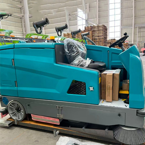 Xe quét rác chà sàn Kumisai KMS 1450XS