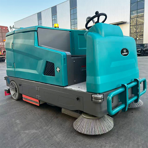 Xe quét rác chà sàn Kumisai KMS 1450XS