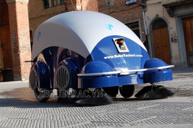 Robot quét rác tự động