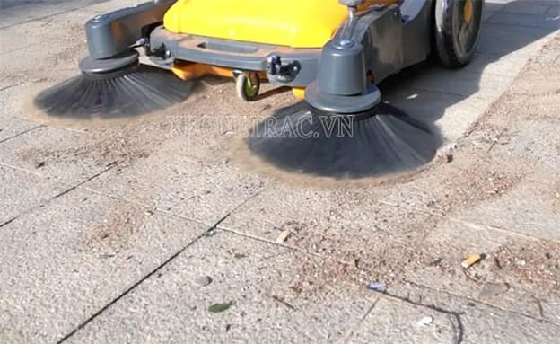Chổi quét bền bỉ, làm sạch hiệu quả